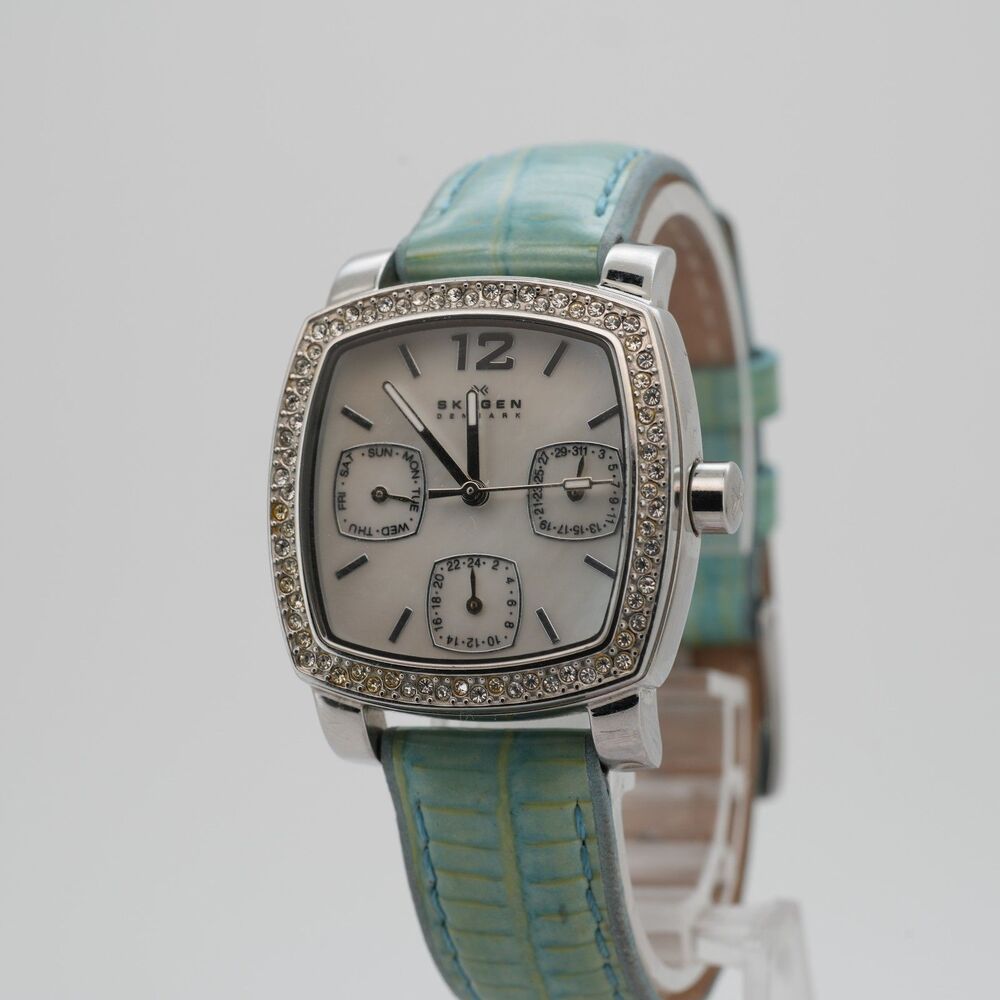 Skagen Denmark 558SSLI8A Watch Swarovski Crystal Bezel Square Case 25mm Quartz